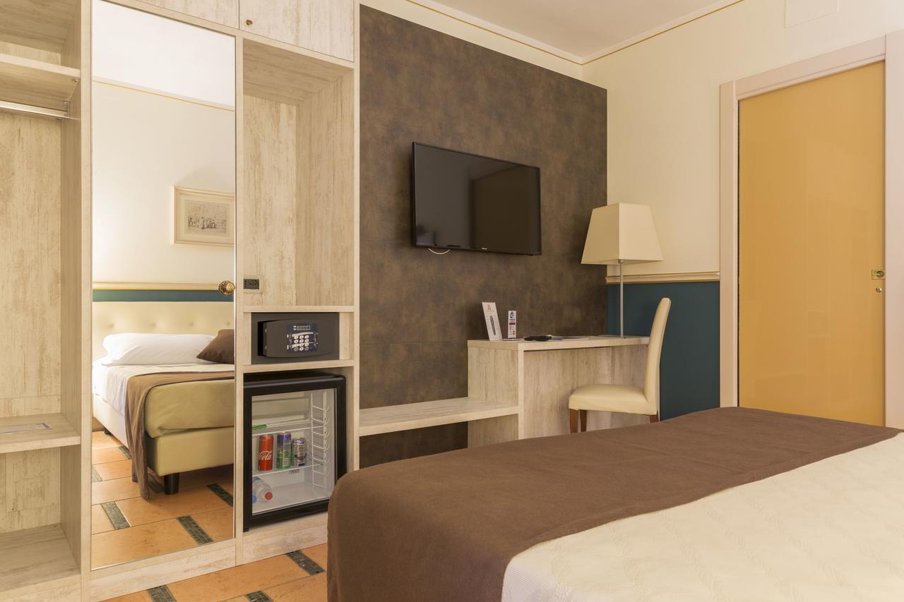 Hotel Ponte Di Rialto Crema Exterior foto